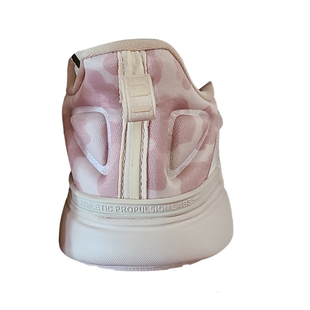 APL TechLoom Tracer Sneakers Beach Almond Size 6 Lightweight - Picture 8 of 16
